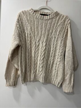 Vintage chunky Cable Knit Sweater - Cream